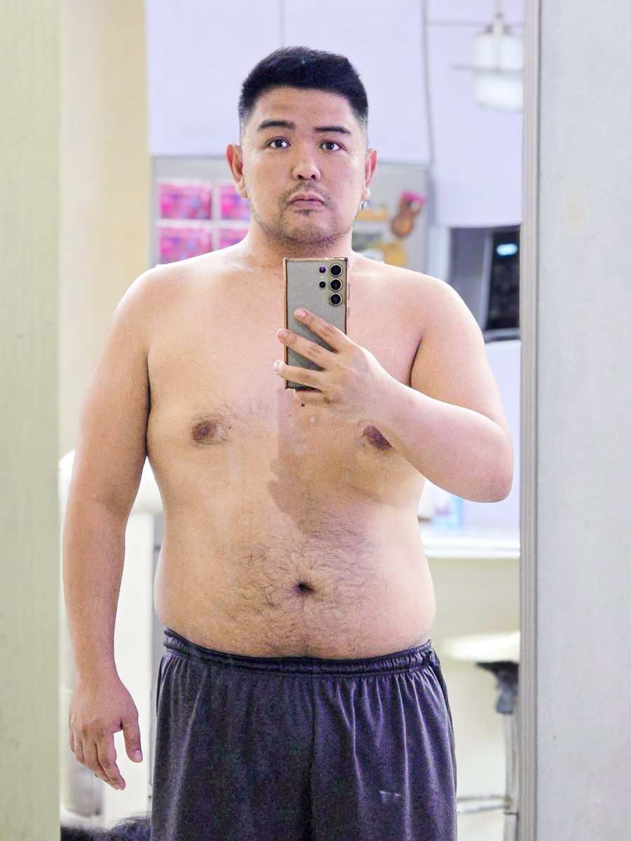 QC_ChubbyGuy's tweet image. Ito lang kinaya kong body for my Bohol trip next week.  May maaakit ba ganitong body sa beach? 😅