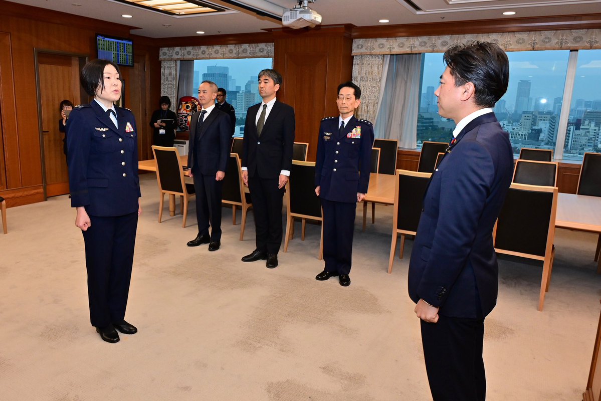 ModJapan_en's tweet image. On Nov 25, DM Koizumi received a report from LTC Takahashi upon her departure and dispatch to @NATO. Under the framework of ITPP, which indicates to promote WPS agenda, she will engage in planning and execution of NATO’s cooperation with other entities.