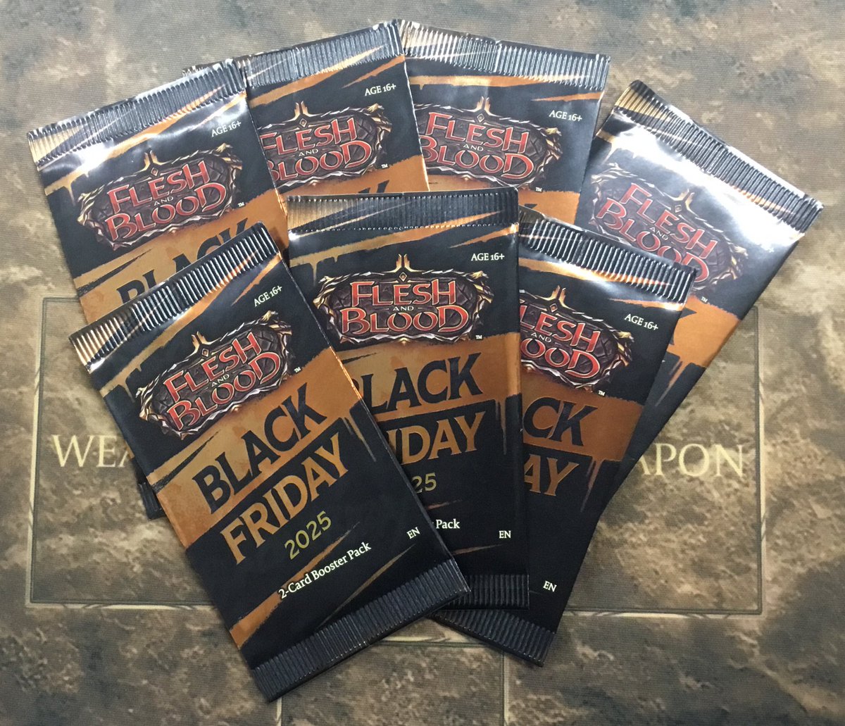 フレッシュ&amp;ブラッドTCGのブラックフライデープロモが到着しました♪

28日(金)より、店頭でシングルカードを含むFaB商品を7000円以上お買い上げの方に1パックプレゼント🎁

キャンペーンはパックがなくなり次第終了しますので、気になる方はお早めに！
#fabjp #fabtcg