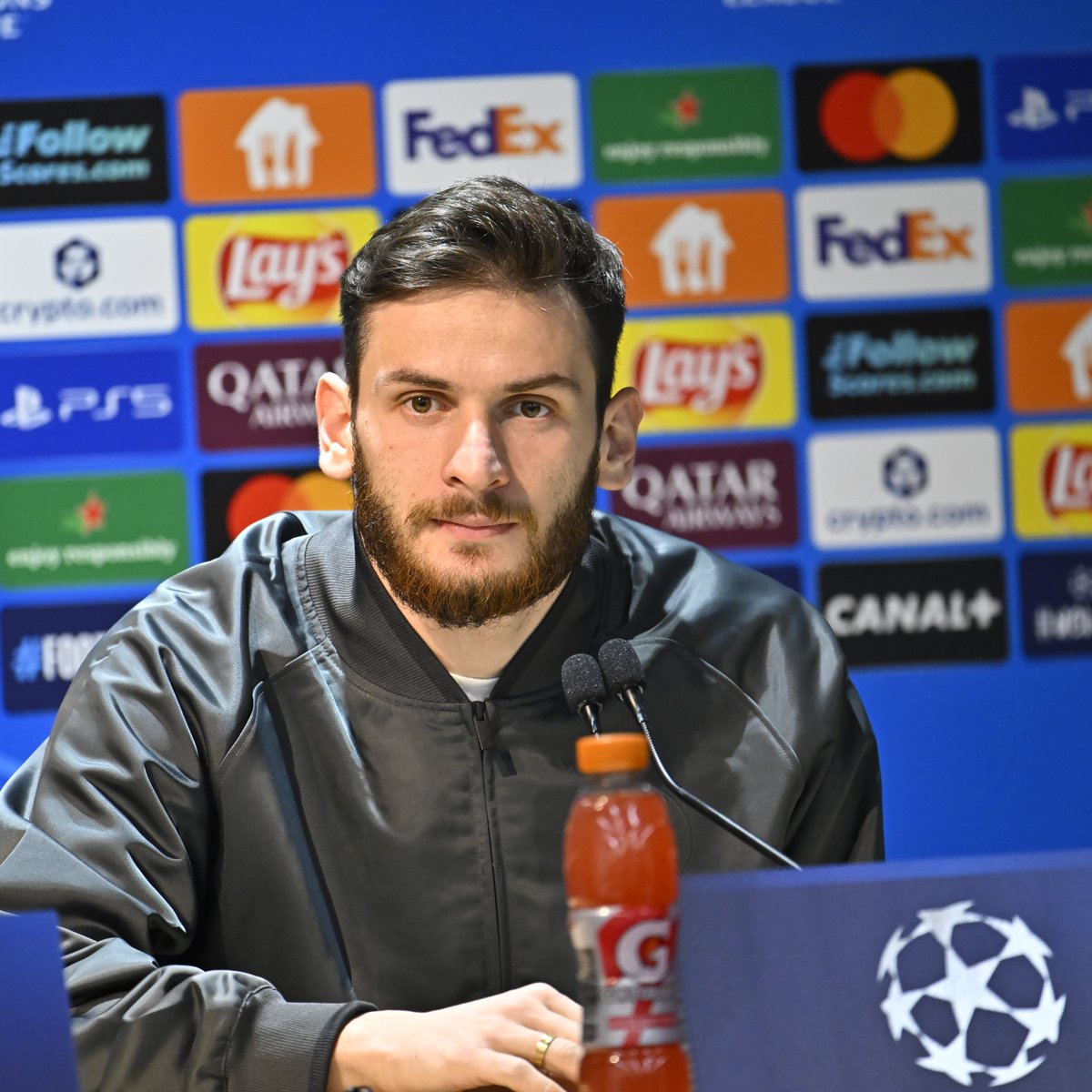 PSG_inside's tweet image. 🎙️Khvicha Kvaratskhelia : « Je peux encore progresser sur beaucoup d&apos;aspects. Chaque jour j&apos;essaie d&apos;être la meilleure version de moi-même. »

#UCL