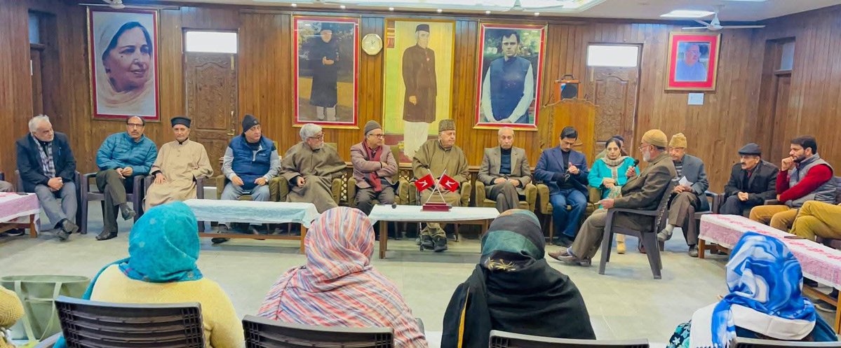 ReyazRehim's tweet image. Dr. #FarooqAbdullah, the party president, chaired a meeting with the party’s central zone functionaries, #Legislators, and office bearers at the party headquarters, #Nawa-e-Subha, Srinagar.
