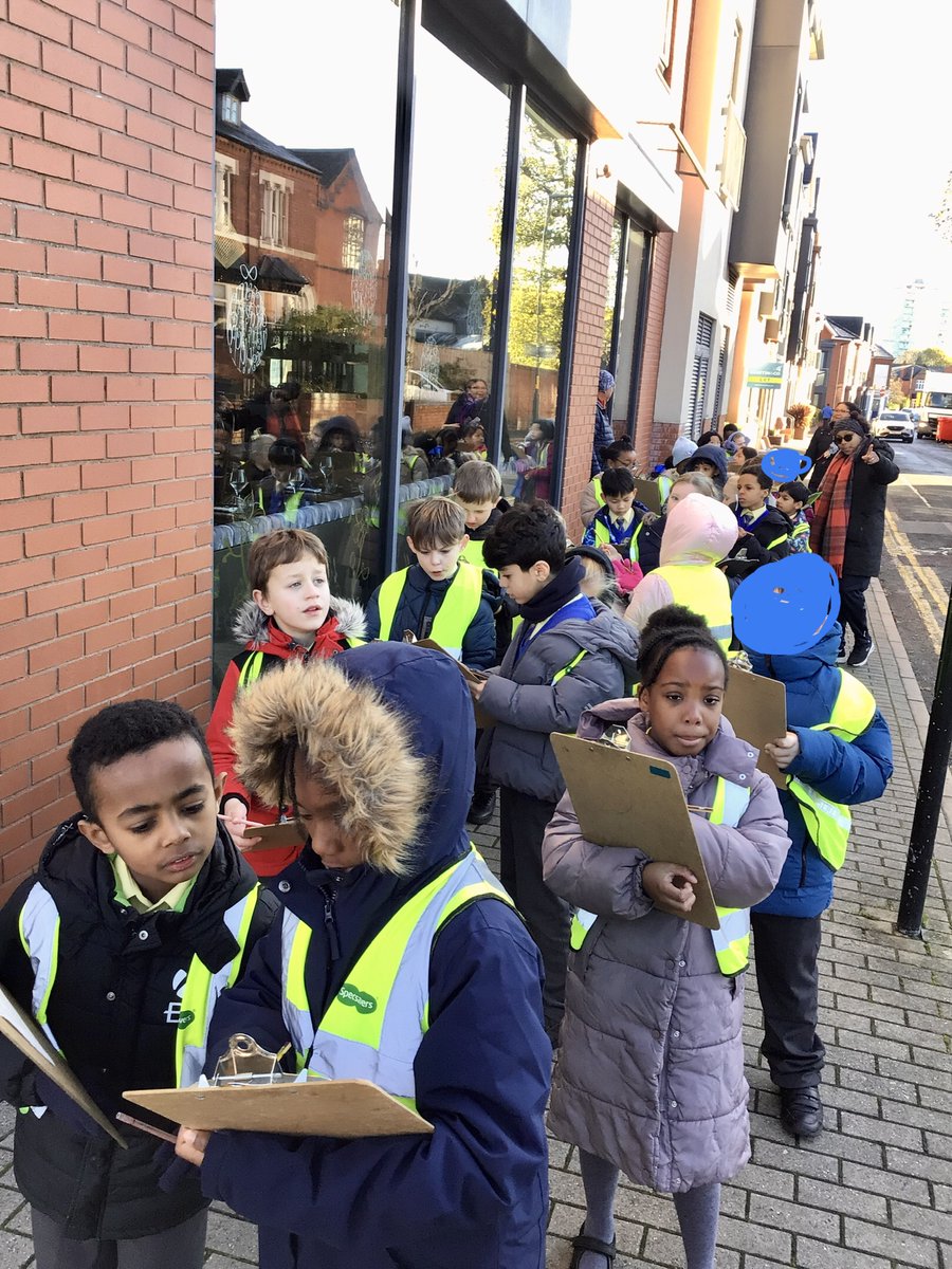 StMaryB17's tweet image. #Y4 went on a walk around Harborne do do their #Geography Fieldwork. They observed different types on land use in Harborne: from residential and commercial to transport. They are looking forward to analysing their results. #Fieldwork