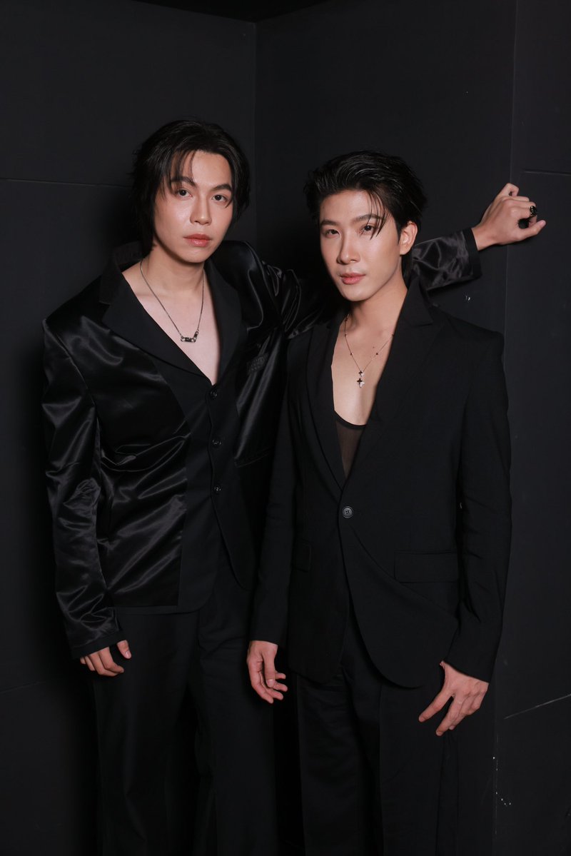 IVSBDragon's tweet image. เพราะต้องเคียงกัน🌕🐉

เคียงมังกร The Invisible Dragon 
🎥 youtu.be/vM6E73hy9-8 

#TheInvisibleDragon
#GMMTV2026 
@Firstkpp @myktnw