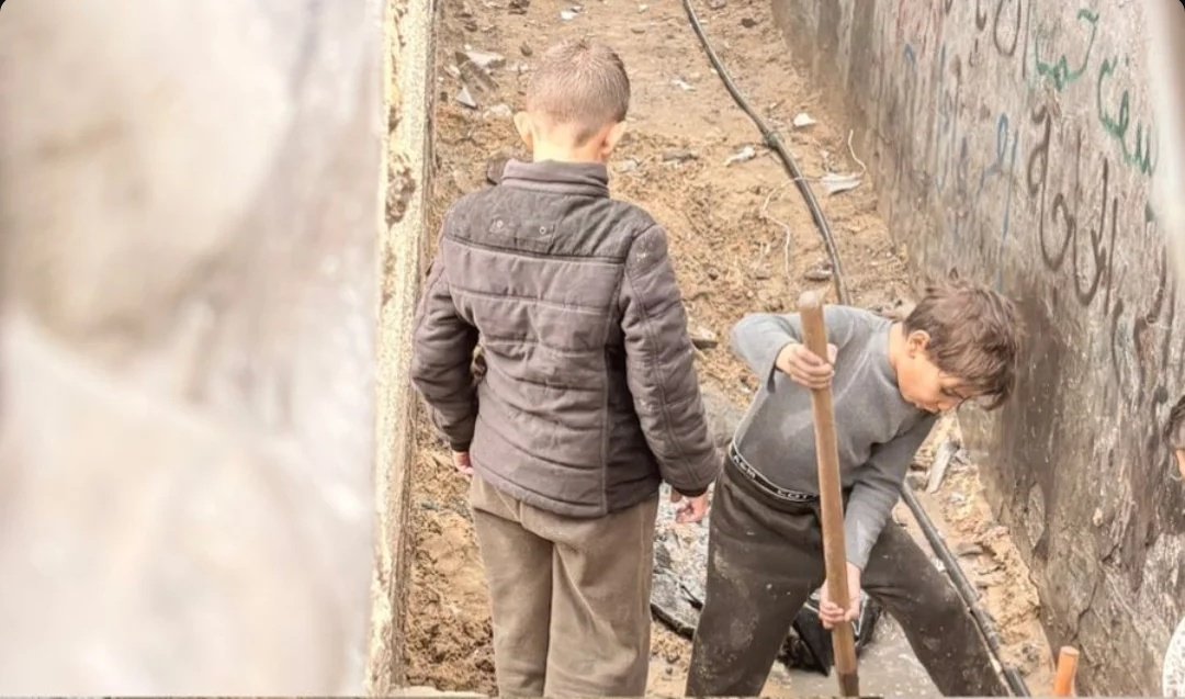 Engmuna20's tweet image. An entire city is flooding right now, with no shelter, no warm clothes… and hearts heavy with fear and sorrow.