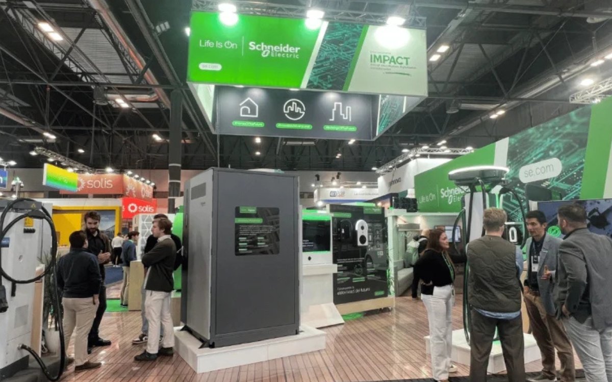 ElectroStocks's tweet image. 📢 #BlogGES: #SCHNEIDER ELECTRIC: Presenta en Genera 2025 soluciones para eficiencia y descarbonización energética

Conoce todos los detalles ⤵️

✍🏻 grupoelectrostocks.com/schneider-elec…

#GES #GESCoreProgram #instalador #instalaciones