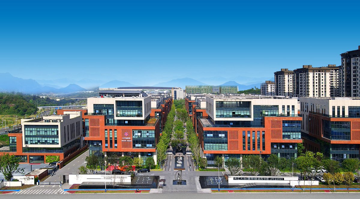 CQ_Liangjiang's tweet image. The #lifescience industry in #Chongqing #LiangjiangNewArea is accelerating its growth. A new phase of Dadi Life Science Park, nearing completion, is set to attract over 250 biopharma companies and contribute an annual output of 30 billion yuan. 🧬💼
📷The Park