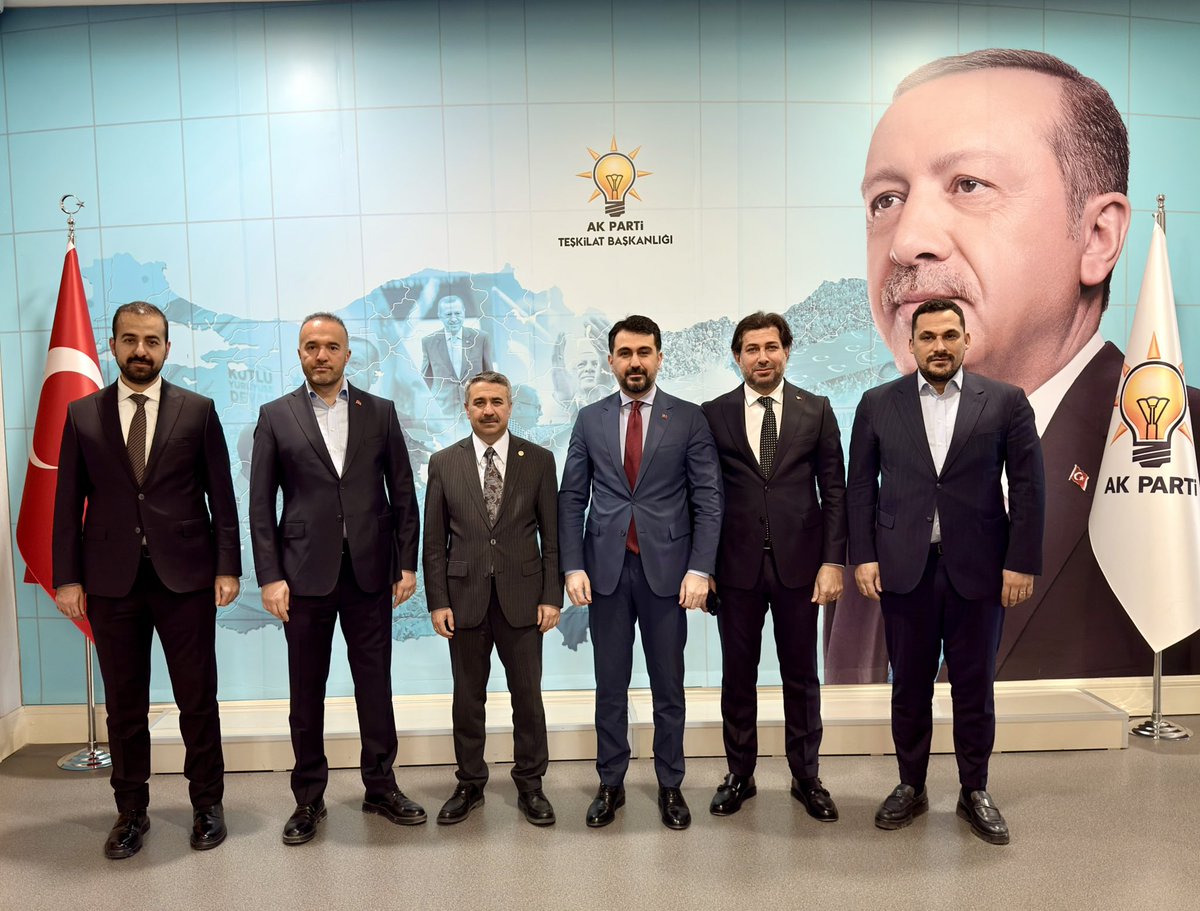 📍AK Parti Genel Merkez 

Çankaya İlçe Başkanımız Sn. Muhammed Baran Karaduman ve teşkilat mensuplarımız, Genel Merkez teşkilat çalışmalarımız esnasında bizleri ziyaret ettiler. 

AK Parti teşkilatlarının gücü; uyumlu çalışma, sağlam irade ve dava bilincinden geliyor. Her bir