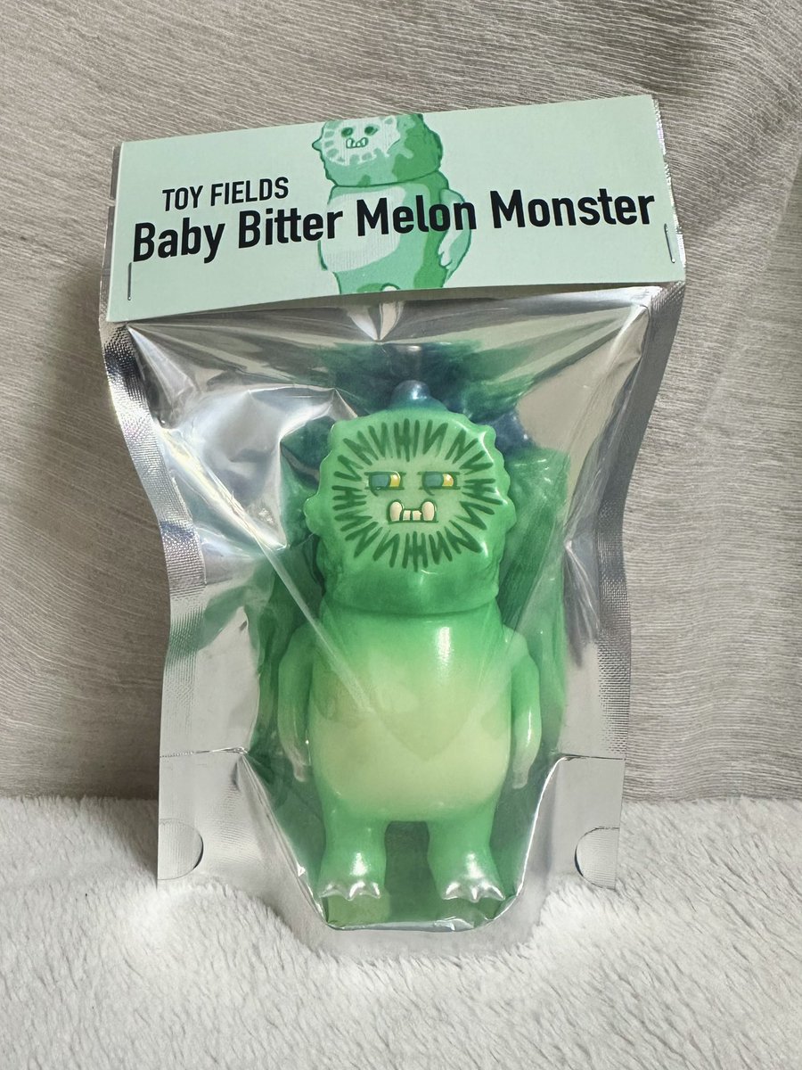 ベビーゴーヤ怪獣　オーロラクリア 決起集会唯一のお迎え品！ ベビーゴーヤ怪獣の蓄光✨ 蓄光が出たら必ず