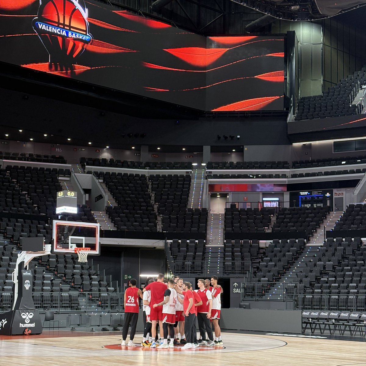FCBBasketball's tweet photo. Shootaround β
Ready for tonight.
#FCBB #VBCBAY #EuroLeague https://t.co/CLkioYhakg