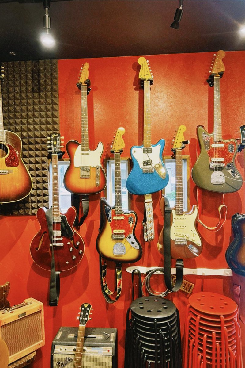 onett1209's tweet image. ⌛️LIVE③⌛️
12/21(日)has at Guitar&amp;amp;Coffeeまほらま
op/st 16:00
Ticket ¥2,000(+1drink order)
※ご予約推奨。私にDM等でご予約下さい
onett2025最後のLIVE🔥
w/
カムズクラブ
PDLS
融合
TOKYO TOWN SHALALA
Howbow &amp;amp; Kosaku Komuro(Machine Set)
DJ miyongt 湯地
Paintingキョコ @kyoko_vatnsins