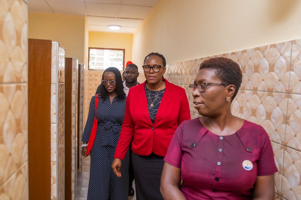 PruLifeGhana's tweet image. 2/3 

The PRU Climate Action Project continues to deliver meaningful community impact:

🎈  Health insurance for 300 vulnerable individuals
🎈  Mosquito nets for pregnant &amp;amp; lactating mothers
🎈  School environmental clubs + plastic recycling initiatives