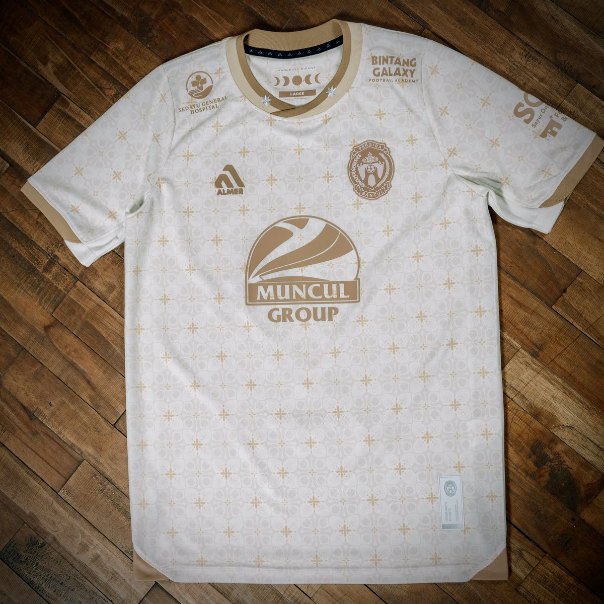 Perdana membersamai Persiba Bantul, dipercaya mengerjakan jersey away mereka yg terbaru. Suwun Almer n Persiba Bantul, semoga cocok y #kultuitjersi | #jersibagus