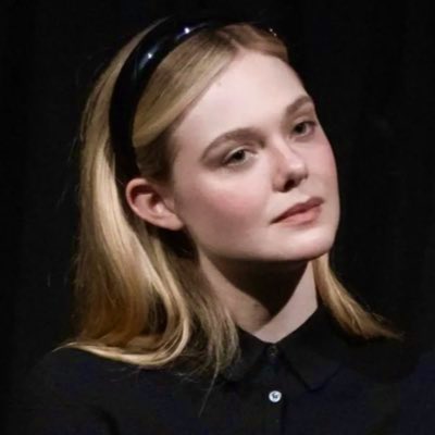 luneartt's tweet image. let&apos;s all look like mama