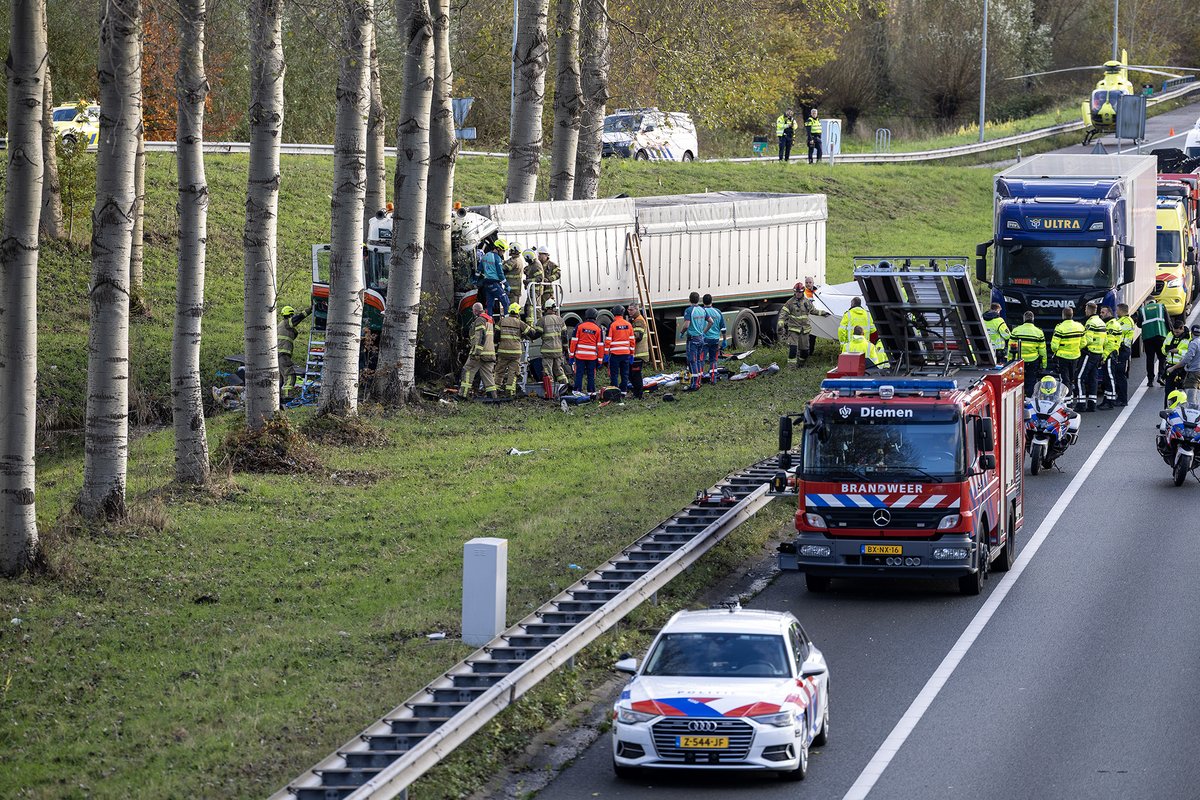 Ernstig ongeval met vrachtwagen op de A10