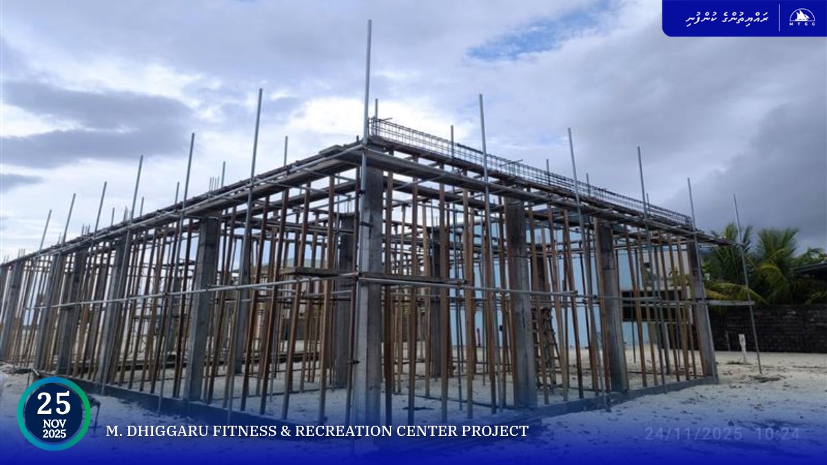 MTCCPlc's tweet image. Project Update: Development of Fitness Recreation Center at M. Dhiggaru

Roof beam reinforcement and shuttering works are ongoing at the site.

Follow more updates at: projects.mtcc.com.mv

#MTCCProjects #TeamMTCC #RayyithungeKunfuni #GaumuBinaakurumugaaMTCC