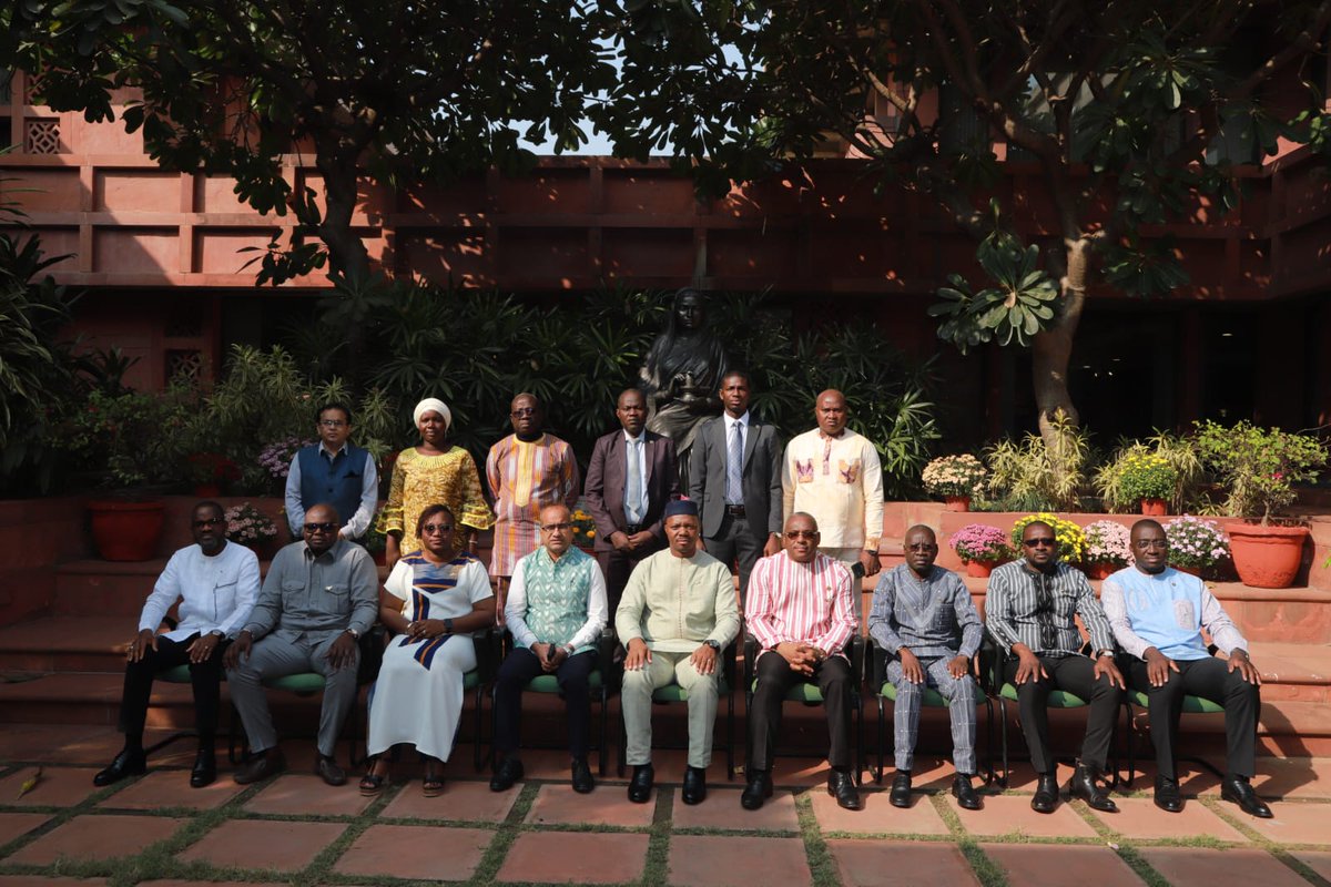 SujeetKOfficial's tweet image. Honoured to interact with the Parliamentary Delegation from Burkina Faso, led by Speaker Dr. Ousmane Bougouma, during their capacity-building visit organised by @LokSabha_PRIDE, Lok Sabha.

Strengthening democratic cooperation, parliamentary diplomacy and India–Burkina Faso…
