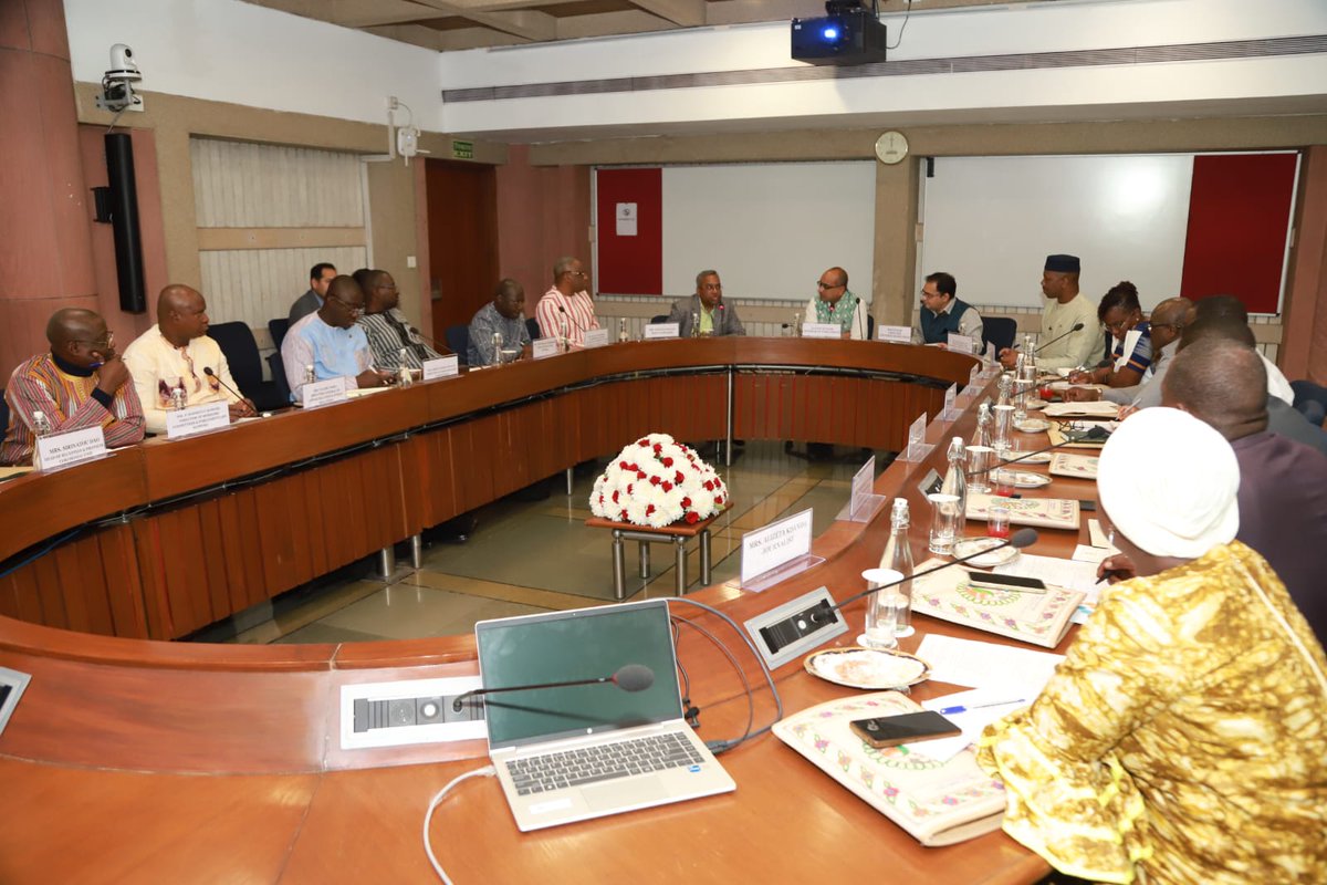 SujeetKOfficial's tweet image. Honoured to interact with the Parliamentary Delegation from Burkina Faso, led by Speaker Dr. Ousmane Bougouma, during their capacity-building visit organised by @LokSabha_PRIDE, Lok Sabha.

Strengthening democratic cooperation, parliamentary diplomacy and India–Burkina Faso…