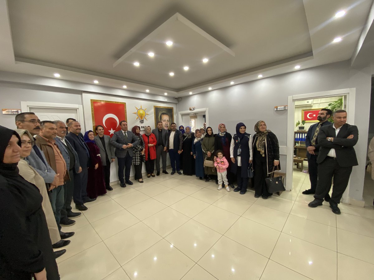 İlçe Danışma Meclisi Toplantımızı büyük bir katılımla gerçekleştirdik.

İl Başkan Vekilimiz <a href="/Yudum_Klcoglu/">Feryal Yudum Kılıçoğlu</a> , İlçe Başkanımız <a href="/ElgunSuleyman/">Suleyman Elgün 🇹🇷🌹</a> , İlçe Koordinatörümüz Serkan Kırmızı, İlçe Kadın Kolları Koordinatörümüz <a href="/kamileozdemir63/">Kamile Özdemir</a> Belediye Meclis Üyelerimiz, İlçe Yönetim Kurulu