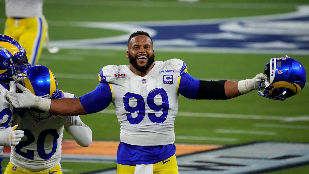 PolymarketBlitz's tweet photo. 𝐁𝐑𝐄𝐀𝐊𝐈𝐍𝐆 𝐑𝐔𝐌𝐎𝐑:
There is growing speculation that Aaron Donald is considering a return to the Rams for a deep playoff run.

Aaron Donald has been "enjoying" retirement, so no decision is imminent. https://t.co/IY4rSN6wed