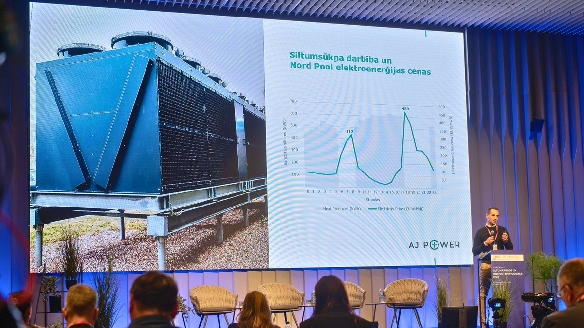 Enerģētikas projektu direktors Kristaps Dīriņš 
<a href="/dblv/">Dienas Bizness</a> konferencē dalījās pieredzē par industriālā siltumsūkņa ieviešanu 🇱🇻 un mūsu pieeju tā īstenošanā. Viņš piedalījās arī diskusijā par centralizētās siltumapgādes konkurētspēju, akcentējot inovāciju, vietējo resursu nozīmi