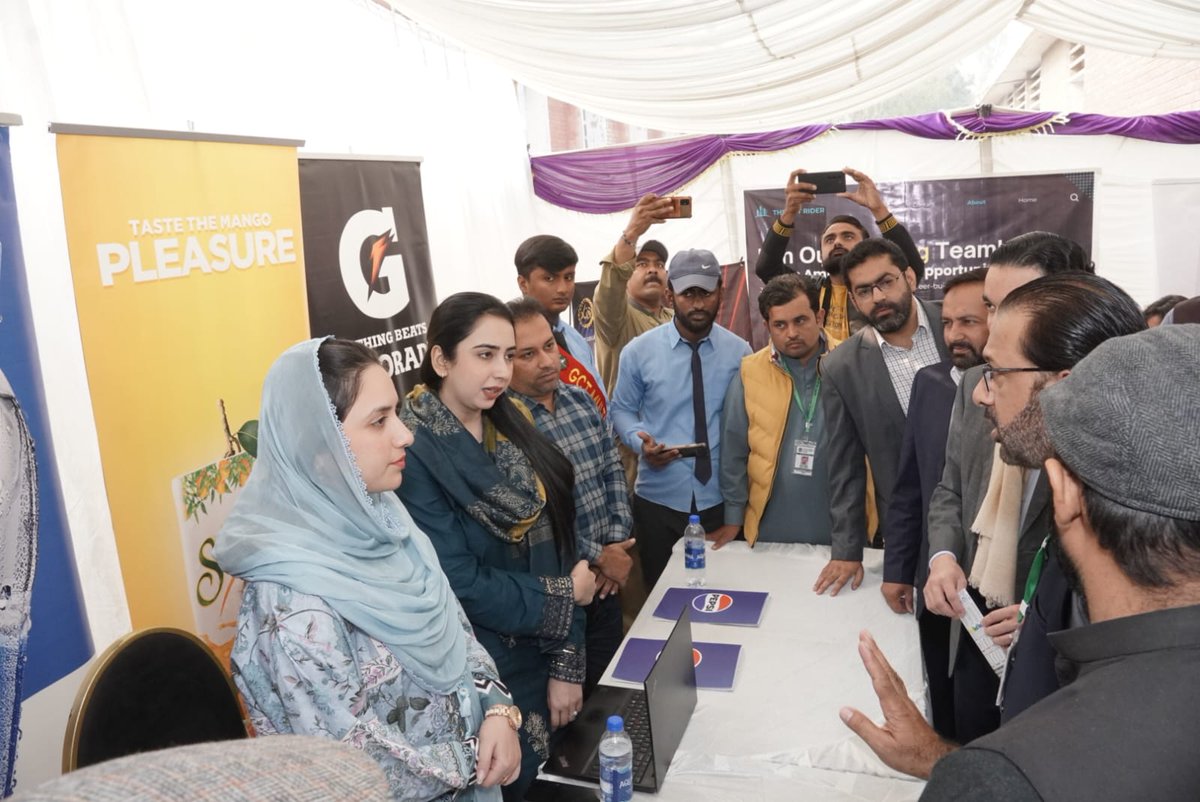 PTEVTACareers's tweet image. 🎉 TEVTA Careers Punjab hosted a successful Job Fair 2025 at GCT Multan!

💼 800+ participants
🏭 30+ industries incl. Pepsico, Suzuki, Fatima Fertilizer &amp;amp; MG
🎯 200+ on-spot job offers
Building industry linkages &amp;amp; empowering skilled youth!
#TEVTACareers #JobFair2025 #Multan
