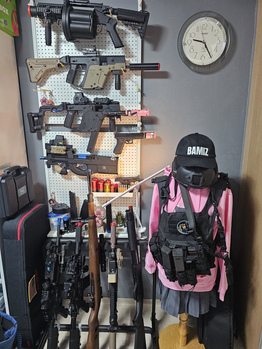 에어소프트 만화 몇개 그려보니 에어소프트 유저분들이 많이 팔로해주시네... 반갑습니다 저도 장난감총 좋아하는 유치한 어른이에요