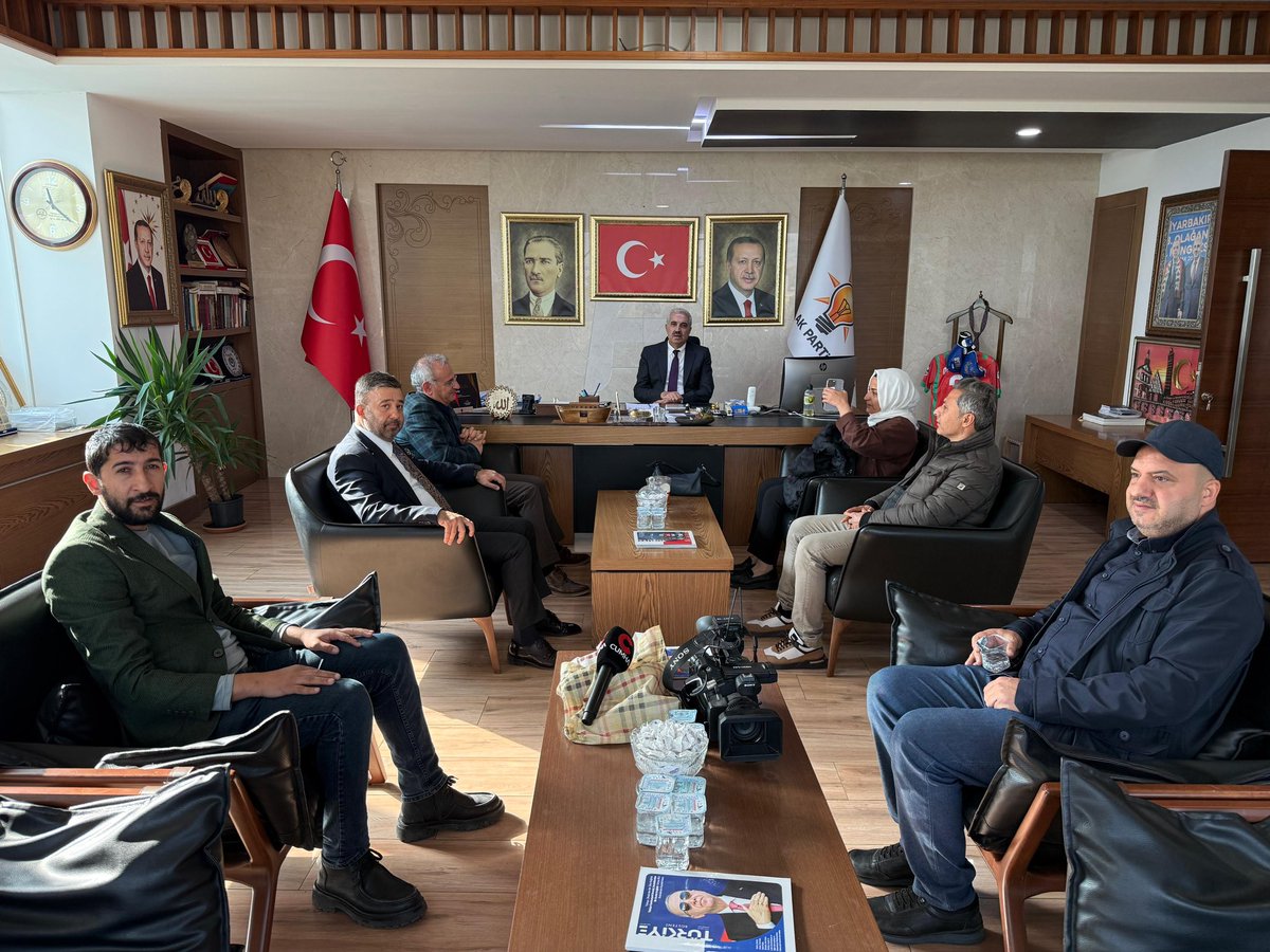 📍AK Parti Diyarbakır İl Başkanlığı

Diyarbakır Aile ve Sosyal Hizmetler İl Müdür Yardımcısı Sn. Faysal Yaşa ve Şube Müdürü Sn. Zeynep Akkar Deniz bizleri ziyaret etti.

Nazik ziyaretlerinden dolayı kendilerine teşekkür ediyoruz.
#AileYılı #AileVeSosyalHizmetler #Diyarbakır