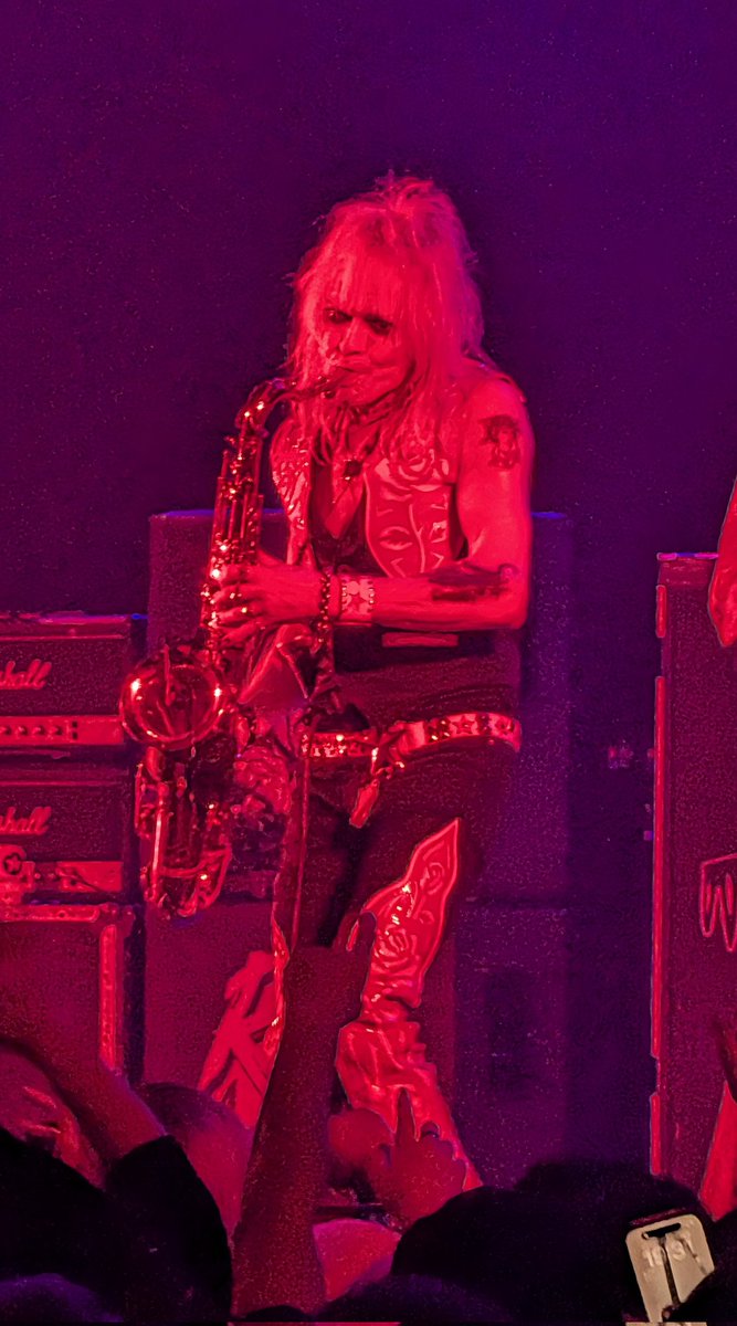 3_sin's tweet image. Year, I know
You are on the last train back to TOKYO!!

1年9カ月ぶりのマイケル・モンロー様
相変わらずカッコ良かったよ〜〜（泣）
これこそが「ロックスター」なのです☺️
Hallelujah!

#MichaelMonroe