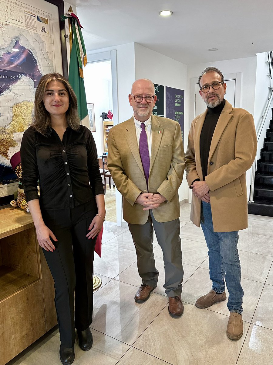 EmbaMexTur's tweet image. Hoy recibimos la visita de los señores Luis y Salma Bolaños. Él es un empresario mexicano que se dedica de manera exitosa al turismo en Cappadocia. Colaborará con la embajada para organizar actividades para promover que más turistas turcos visiten México.