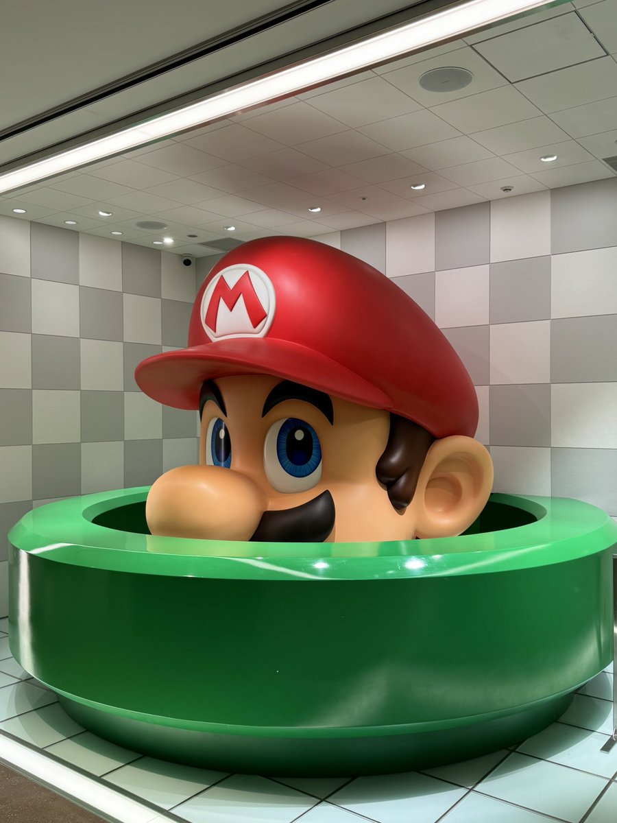 MimeOsen's tweet image. Jour 15 au Japon : arrivée à Kyoto pour 5 jours, on a commencé par les boutiques avant le patrimoine. Quoi de mieux que le Nintendo Store (puisque l’entreprise est née là) et son rooftop ?