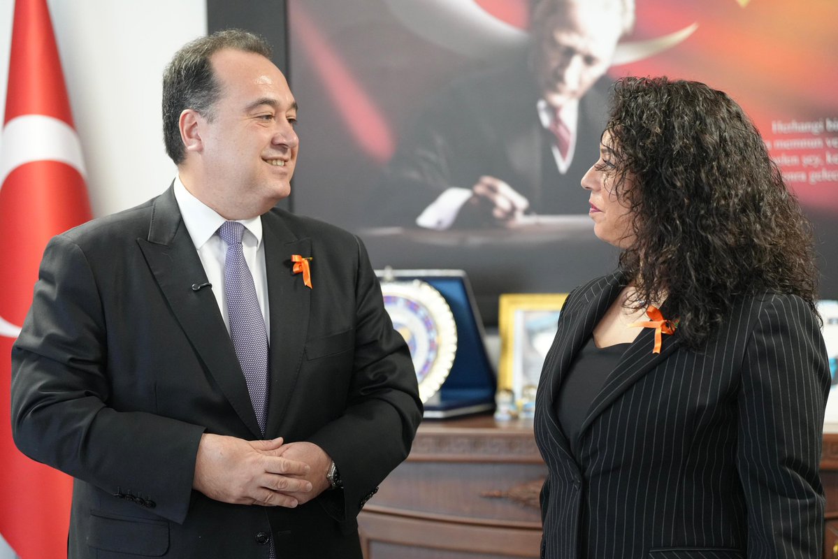 besimecz's tweet image. Manisa Baromuzu ziyaret ederek Baro Başkanımız Av. Sevgi Başak Yeşil ve yönetim kurulu üyeleriyle bir araya geldik. 

Şiddet mağduru kadınlara hukuki destek sunmayı amaçlayan; Manisa Büyükşehir Belediyesi ile Manisa Barosu arasında, merhum Başkanımız Ferdi Zeyrek’in adını yaşatan…