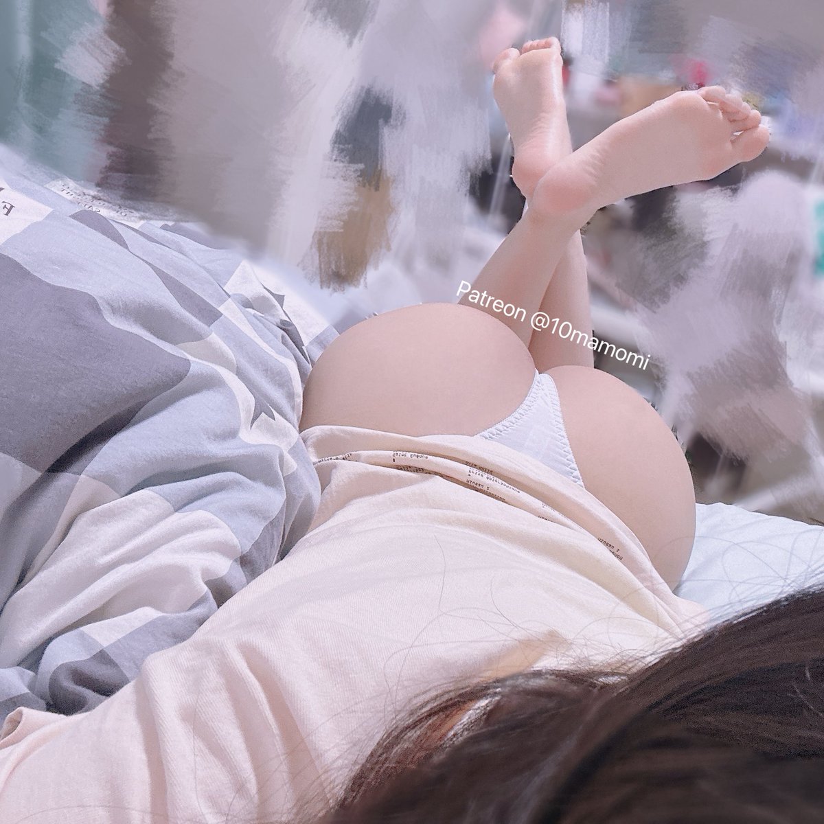 10mamomi's tweet photo. 今天休息了半天，精神也慢慢好轉了，
開始有力量跳開心舞，
揉著自己越來越肉肉的屁股，心情也慢慢好轉了。👽

順道量度一下目前的屁屁數據
數據和更多照片收會限 https://t.co/9OnQo0m3pb