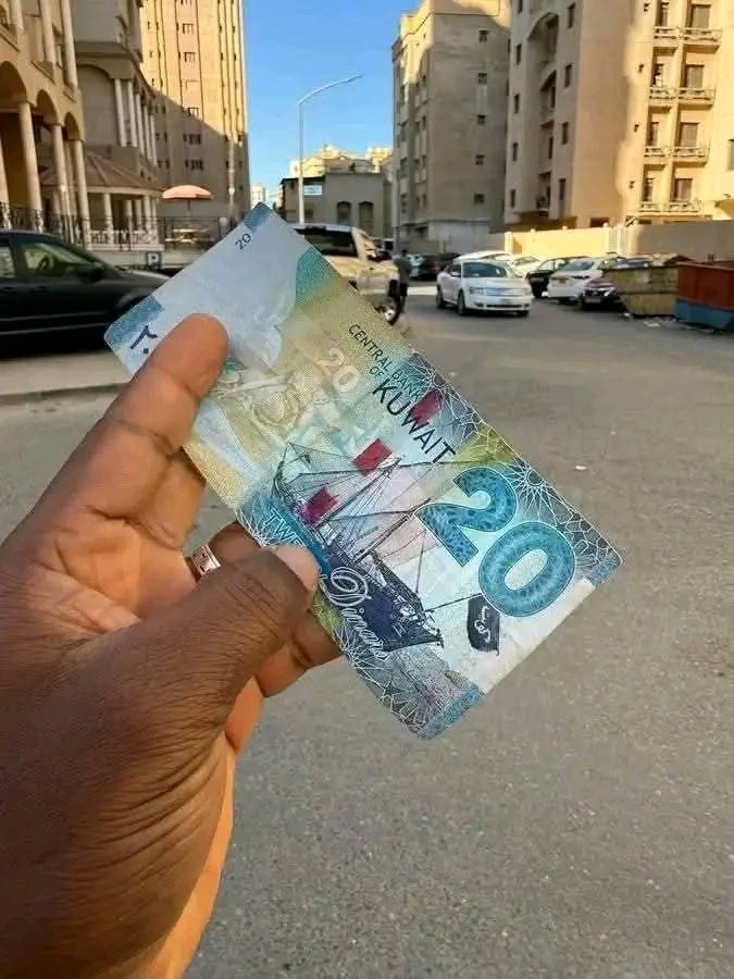 PiNetwork_info's tweet image. This is a 20 Kuwait Dinar note, which is worth about 
💰462.40 Chinese Yuan.
Currently, 1 KD =23.12 Chinese Yuan.
The Kuwaiti Dinar (KWD) is the strongest currency in the world and is roughly equal to $3.26 USD

Pi Network is going to dominate Kuwait Dinar🔥🚀

#PiNetwork
