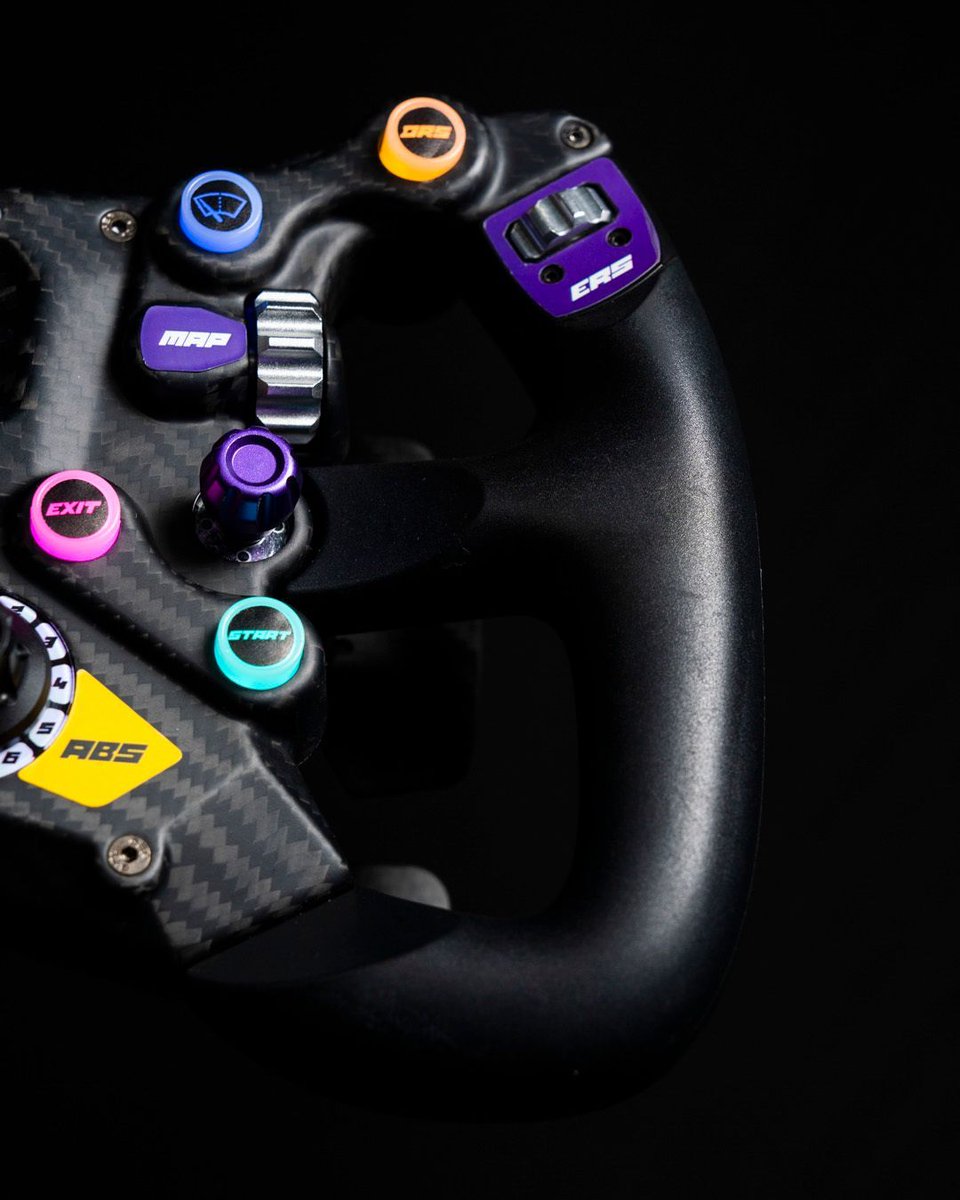 OfficialCONSPIT's tweet image. CONSPIT 300 GT
Race-Grade 3D Carbon Reinvented

PRO DRIVERS&apos; CHOICE
 🛒conspit.com/distributors
 📱 linktr.ee/conspit_offici… 
300 GT Review Video:linktr.ee/CONSPITREVIEW

#CONSPIT #ProDriversChoice #SimracingWheel #Simracing #SimulatedRacing #RacingGear #RacingTechnology