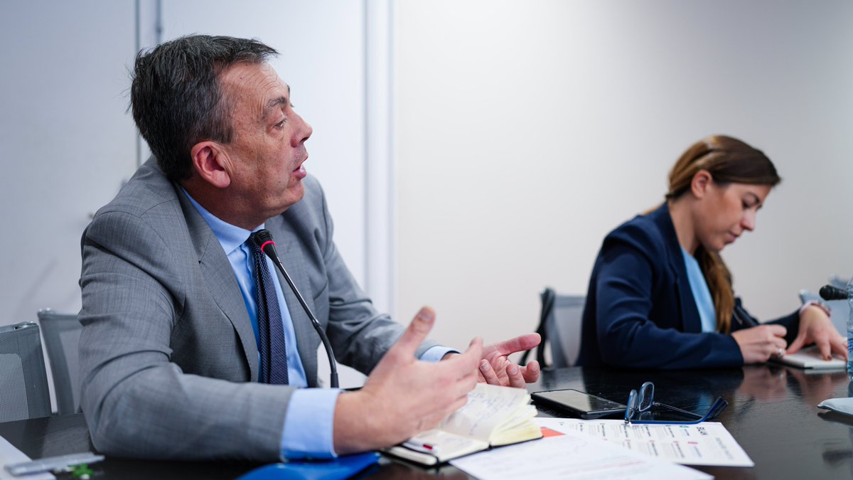 DeputesDem's tweet image. Le Premier ministre était présent ce matin à notre réunion de groupe. Nous le remercions pour son écoute et sa disponibilité. 👏

Il a salué le rôle pivot des députés Démocrates dans la recherche de compromis et appelé à poursuivre ce travail essentiel.

Il peut compter sur nous.