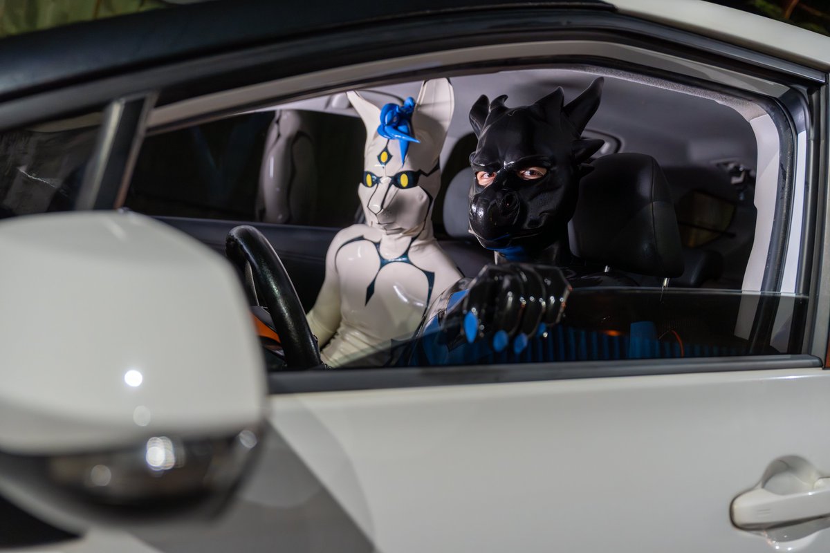 LamIan7044's tweet image. 一份大麥克套餐，薯條加大飲料可樂。當我們開去買時，麥當勞店員表情已經見怪不怪，可能有人穿得比我更誇張去買過了吧😆

&quot;A Big Mac meal, with large fries and a Coke as the drink.&quot; This is actual events. The shop assistants looked as if they were already used to it.