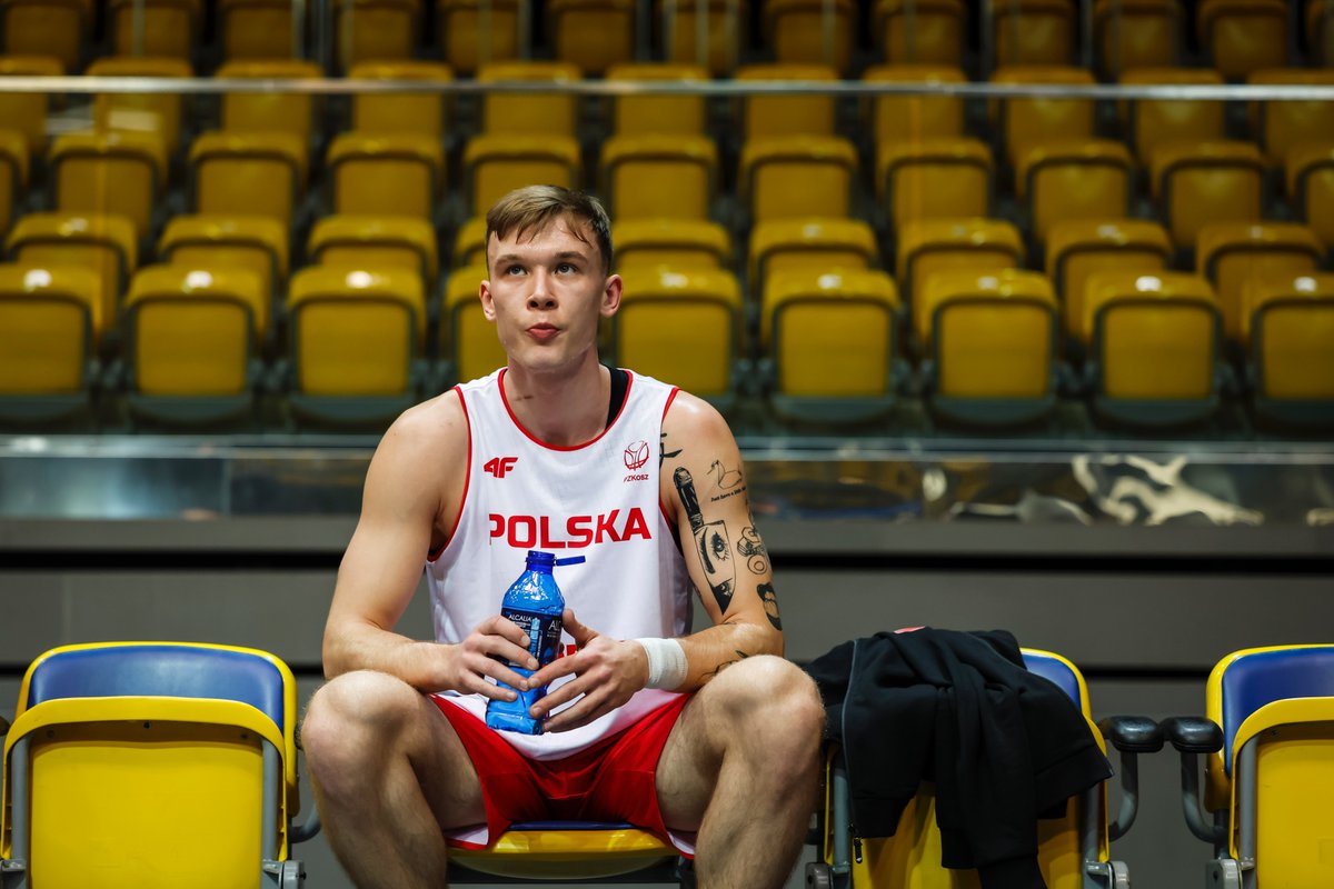Błażej Kulikowski debiutuje na zgrupowaniu Reprezentacji Polski 🇵🇱 Witamy, Błażej 🤝

📸 058sport.pl 

_____
#KoszKadra #wGdyni #GdyniaSport

<a href="/GrupaORLEN/">ORLEN</a> <a href="/BankPekaoSA/">Bank Pekao S.A.</a> <a href="/PolskaSuzuki/">Suzuki Polska</a> <a href="/SPORT_GOV_PL/">Ministerstwo Sportu i Turystyki</a> <a href="/4F_official/">4F_official</a> <a href="/kfcpolska/">KFC Polska</a>