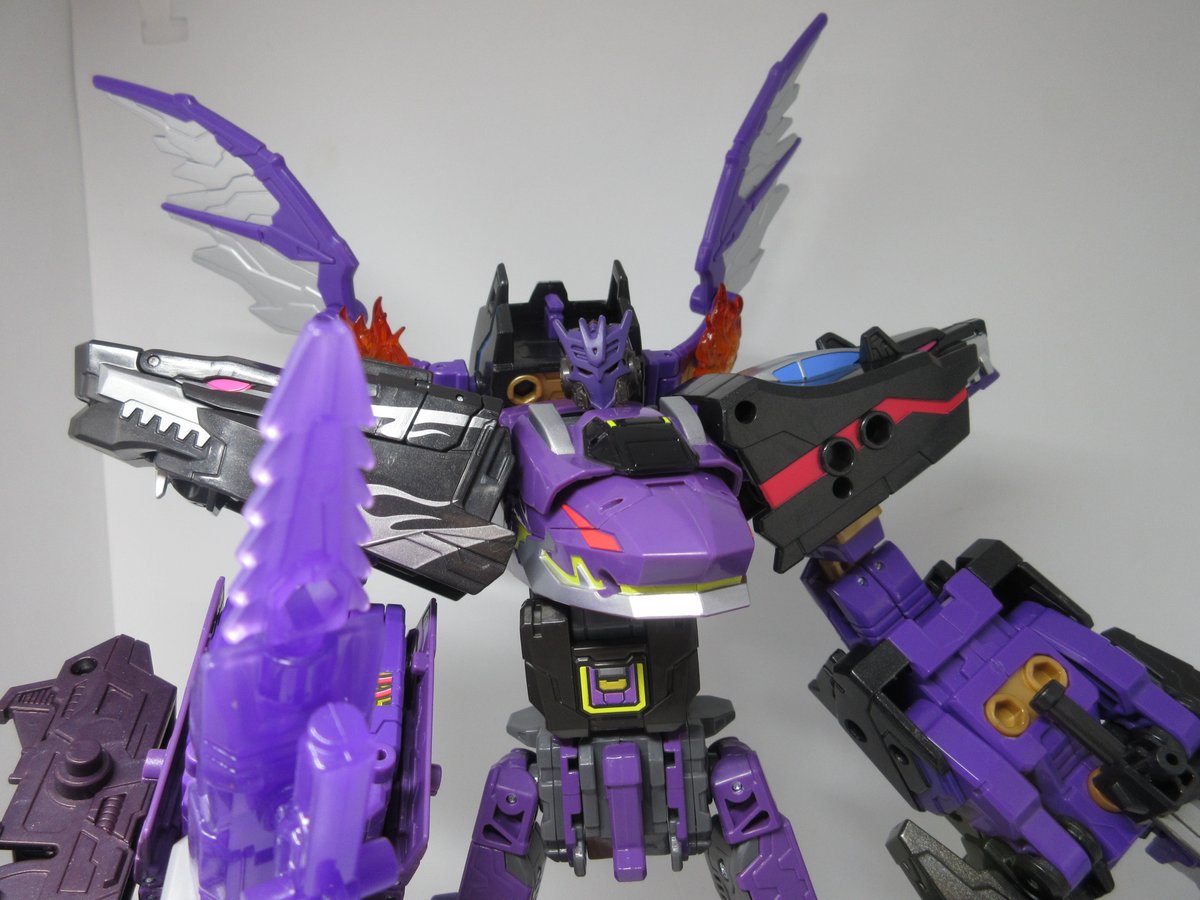 portarmy's tweet image. 頭挿げ替えたりパーツ追加してますが
カオスシンカリオン改、色味を紫に統一しているという点では逆にコスモス（調和）している