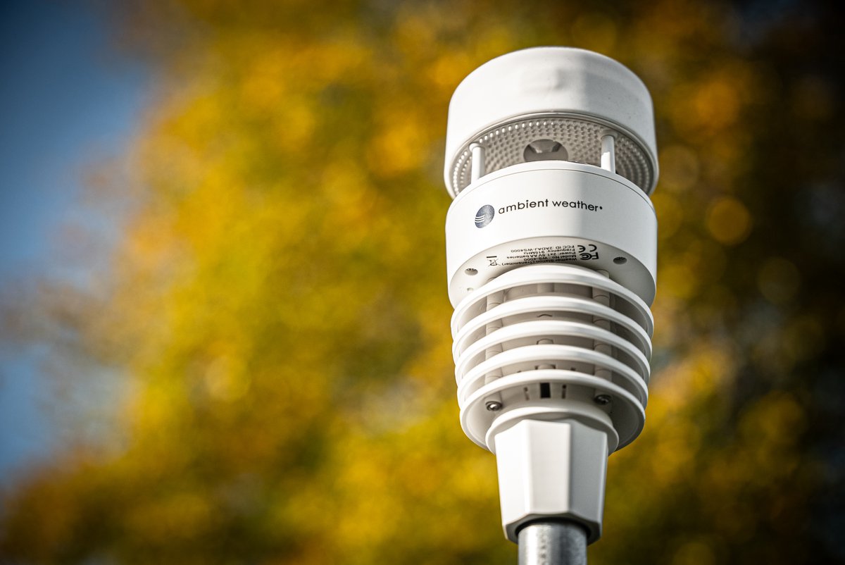 ambientweather's tweet photo. Cool temps, colorful skies, and reliable data all season long with the WS-4000 Ambient Weather Station 🍁 #AmbientWeather #FallWeather #Home #HomeTech #WeatherMonitoring #Weather https://t.co/Wk179CYCKZ