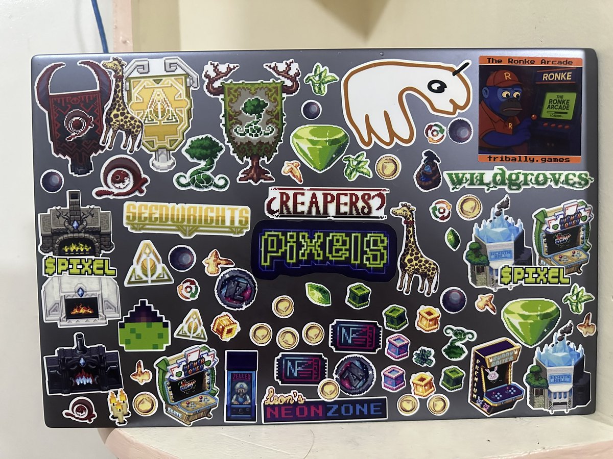psychebae1998's tweet image. “Tell me you went to the Pixels booth without actually telling me.”

-Drop a picture with your @pixels_online ign and I’ll pick 5 winners to give a UGC reward! 🤭

⏳48hrs./2days! 

GL GL ✨🤭

This is my laptop now after 5 years of just being clean and boring😅