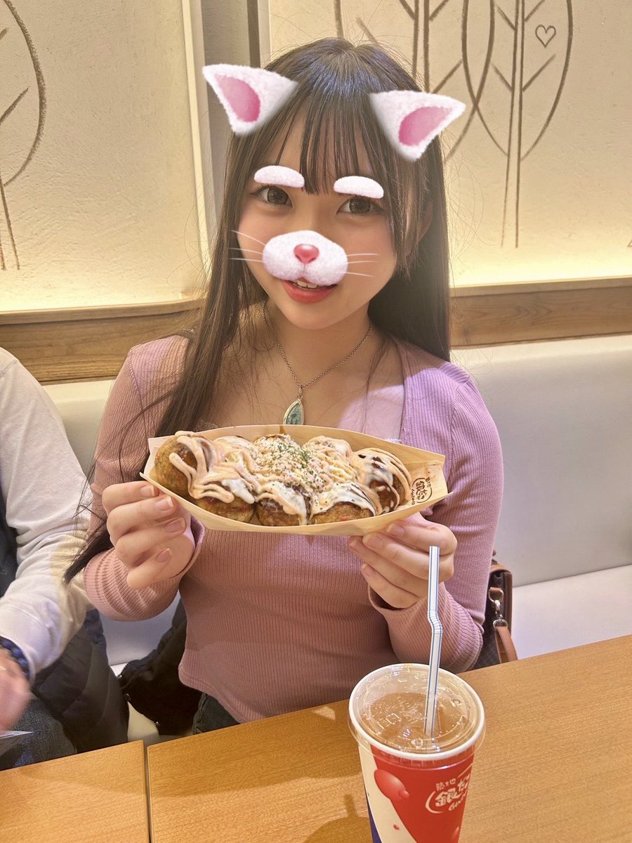 SoRa__army's tweet image. 今日も一日お疲れ様ー💙
ただいまー😊
今日も塾がんばってきたよ‼️
昨日は用事でスカイツリー行ってきたよ❗️
小さい時だったから覚えてないけど２回目のスカイツリー✨️
人がいっぱいだったから、空いてる時にゆっくり行きたいな(*´︶`*)❤︎

#Sure
#星奈宇