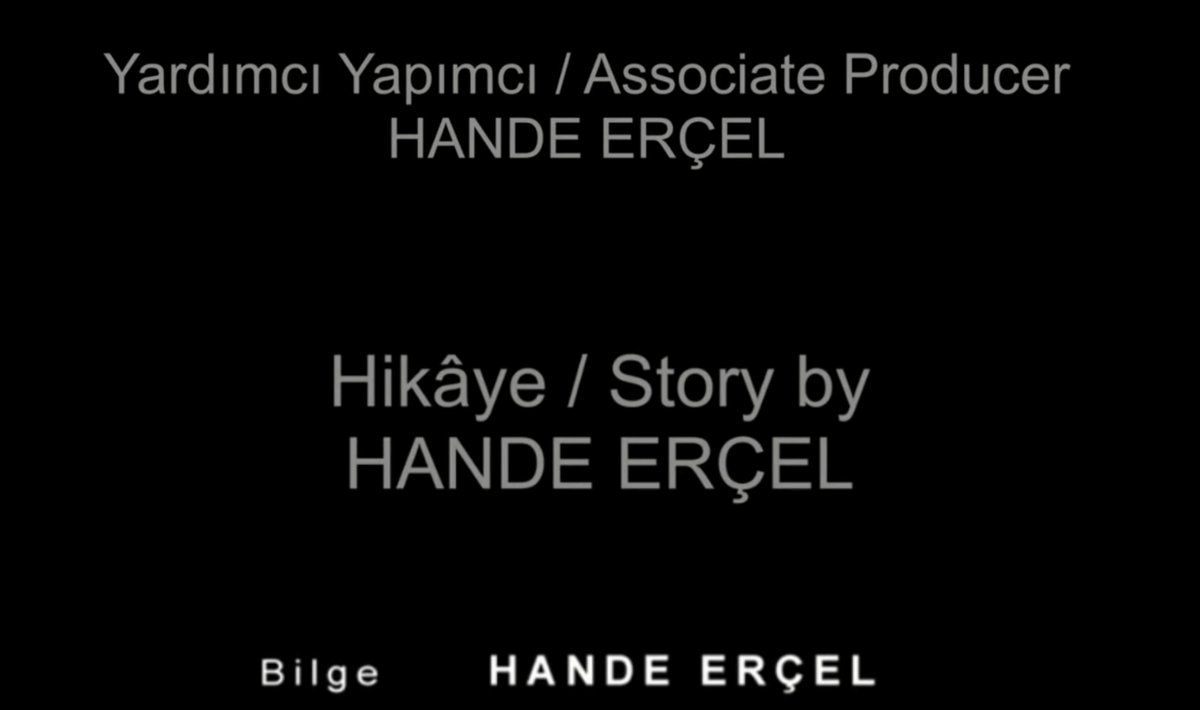 hhazlm12's tweet image. هذا هو الهوس الحقيقي كرم كتب القصة والسيناريو و وانتج الفيلم والقصة حزينة واحد يموت فيها وعنده ابن
راحت المهووسة كتبت قصة وانتجت فيلم وفيها شخص يموت وعندها طفلة 😭
ومانحكي عنها انها اختارت نفس المنصة امازون 
بعدها يجي فانزها يهاجم لهم عين يحكوا
#KeremBürsin  #HandeErçel