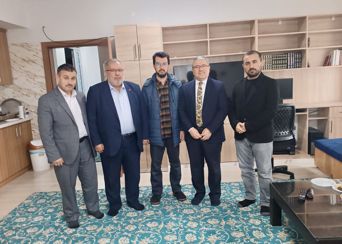 celaleddin_gul's tweet photo. MİL-DİYANET SEN'DEN HAFIZLIK KUR'AN KURSLARINA ZİYARET

Mil-Diyanet Sen heyeti, Sincan 15 Temmuz Şehitler Yatılı Erkek Hafızlık Kur’an Kursu ile Keçiören Hafız Hasan Akkuş Erkek Yatılı Hafızlık Kur’an Kursu’nu ziyaret etti.

Kurum personelinin sorunlarının da görüşüldüğü program, öğrencilerle gerçekleştirilen samimi sohbetler ve yapılan temennilerle tamamlandı.

Ziyarete; Genel Başkan Celaleddin Gül, Genel Başkan Yardımcısı Ahmet Tahiroğlu, İl Başkanı İdris Tekin, Sincan İlçe Temsilcisi İsa Avcı ve Keçiören İlçe Temsilcisi Süleyman Yıldız katıldı.

Mil-Diyanet Sen
Genel Merkezi
#ankara #sincan #keçiören #diyanet
