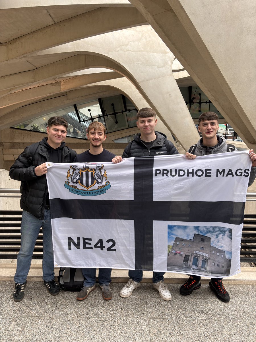 euannufc's tweet photo. On route to La Vieux Port wearing colours #NUFC https://t.co/LvkU713UqM