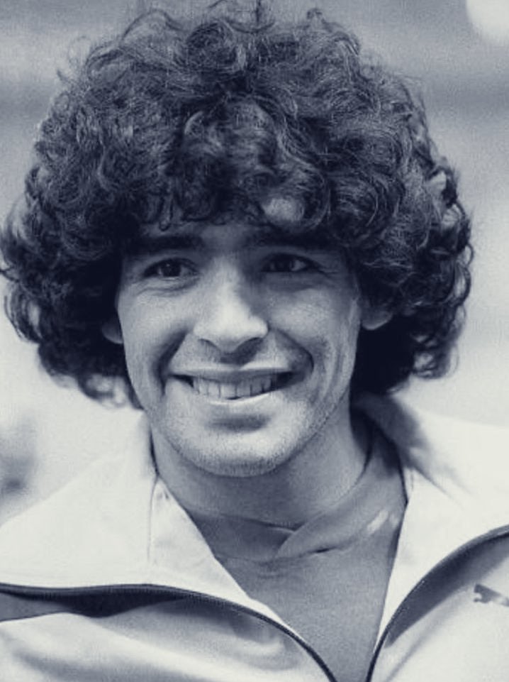 “Me gusta ser Diego, Pelusa, Maradona, hijo de puta, bueno, normal, ignorante. Me gusta ser como soy”….

Eterno eso sos 
Diego Eterno 
1960 - ♾️