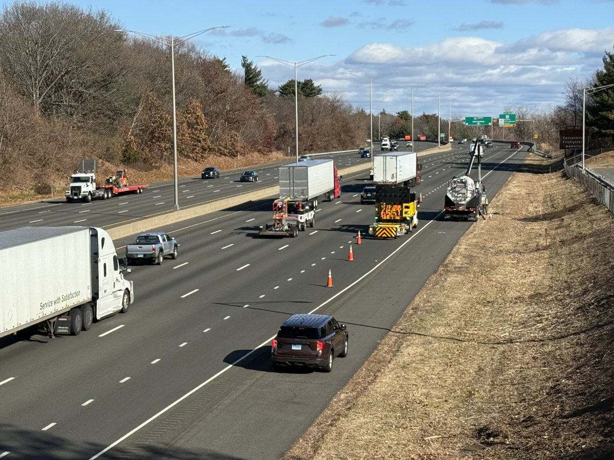 CTDOTOfficial's tweet image. Ahead of Thanksgiving, there’s increased enforcement across CT in partnership with @CT_STATE_POLICE and @CTDMV. Yesterday in a Windsor work zone, CSP stopped drivers for violating the #SlowDownMoveOver law, with one driver going almost 110 MPH.