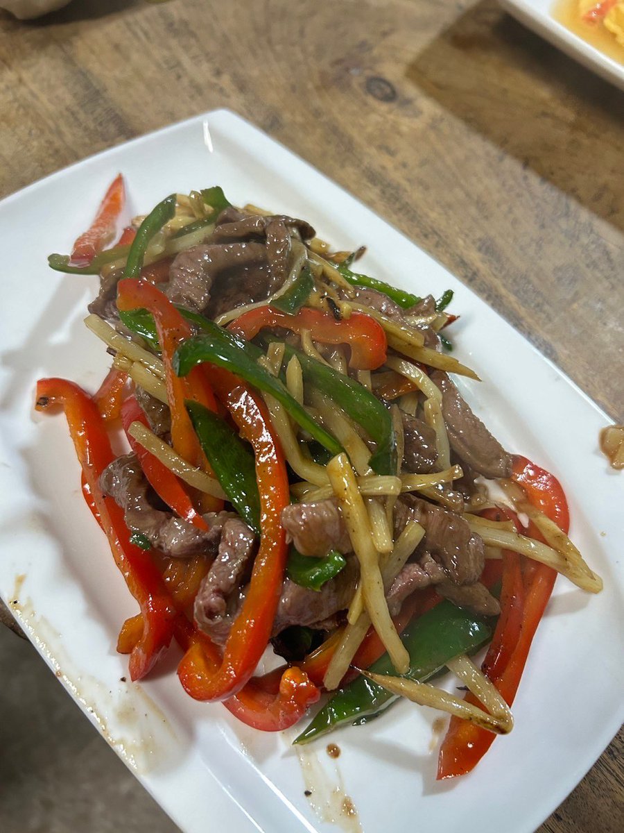 mimuBAR's tweet image. 料理作って、食べてもらって
『美味しい』『また作って』言われると素直に嬉しい😃
美味しそうな表情見てると癒される
それだけで自分は満腹になる
『ありがとね』
#36飯店 #作り方はいつも適当です 
#自分好みの味付けなので濃い味です