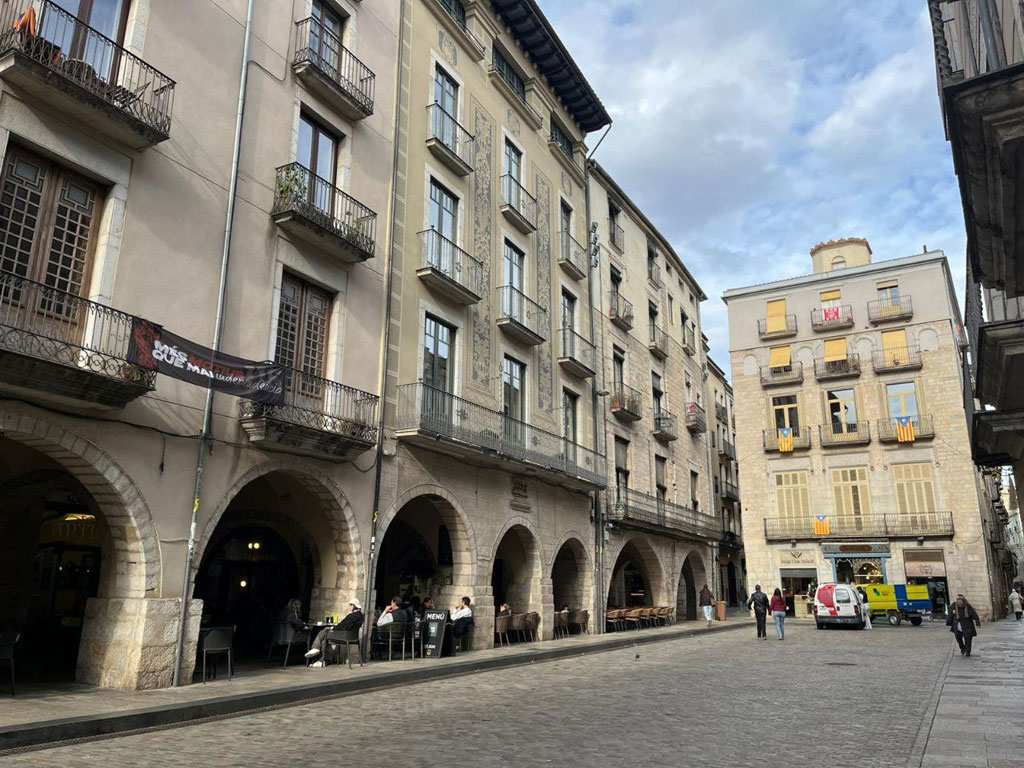 ℹ️L’Ajuntament de Girona sanciona setze terrasses d’establiments de restauració d’arreu de la ciutat

🔴Les multes s’han posat al llarg del 2025 i entre les infraccions hi ha no tenir la llicència, excedir l’ocupació autoritzada o no respectar l’espai de pas establert