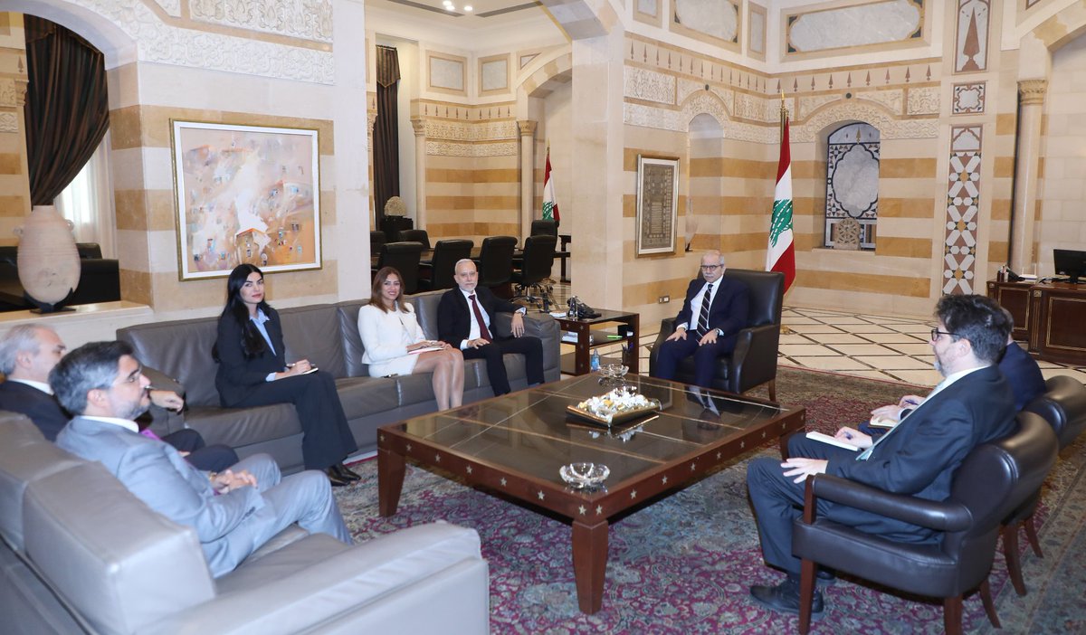 grandserail's tweet photo. استقبل رئيس الحكومة #نواف_سلام وفدا من مجلس إدارة مرفأ طرابلس و عرض معه اوضاع المرفأ.
#مجلس_الوزراء #لبنان #pcm https://t.co/RWkzX2uBUU