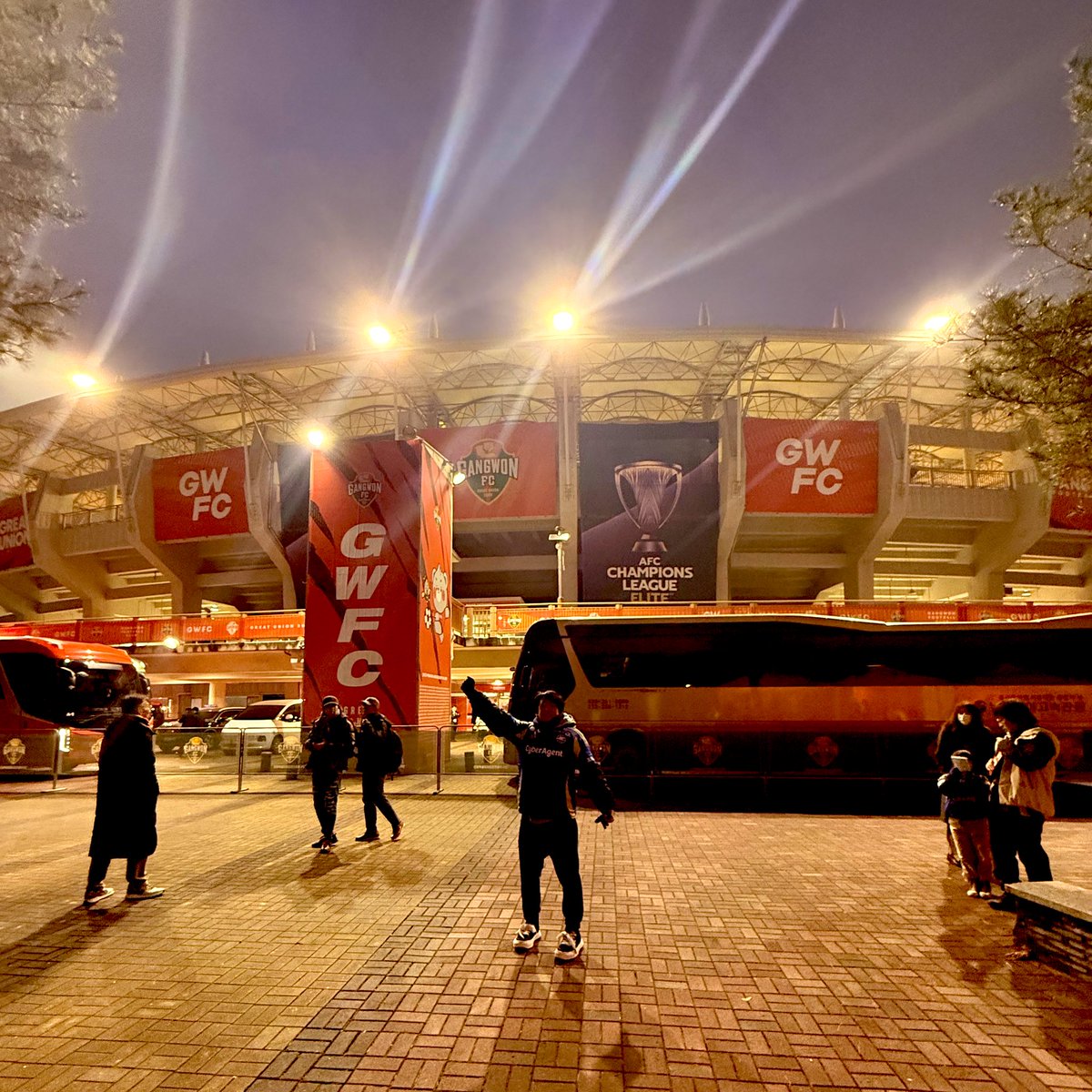 ydi_ydi_ydi's tweet image. ばも！6℃の寒さの中
⚽️韓国🇰🇷遠征で
勝利見届けられました🏅

勝点8️⃣で暫定3️⃣位浮上
あと3️⃣試合🔥
#FC町田ゼルビア #zelvia #町田サポアジア遠征 #ACLElite 
選手スタッフの皆さま、天皇杯の翌日移動からの連戦で素晴らしい勝利！